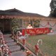 thumbnail image 2 of Pancarta grande de Feliz Navidad, letrero navideño a cuadros de búfalo rojo con patrón de árbol de Navidad de muñeco de nieve para fiesta de Navidad, decoración interior al aire libre, tarif, 2 of 5