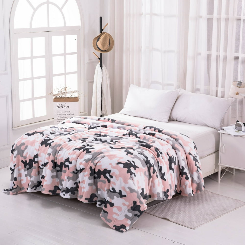 Mainstays Twin Super Soft Plush Bed Blanket in Pink Camouflage