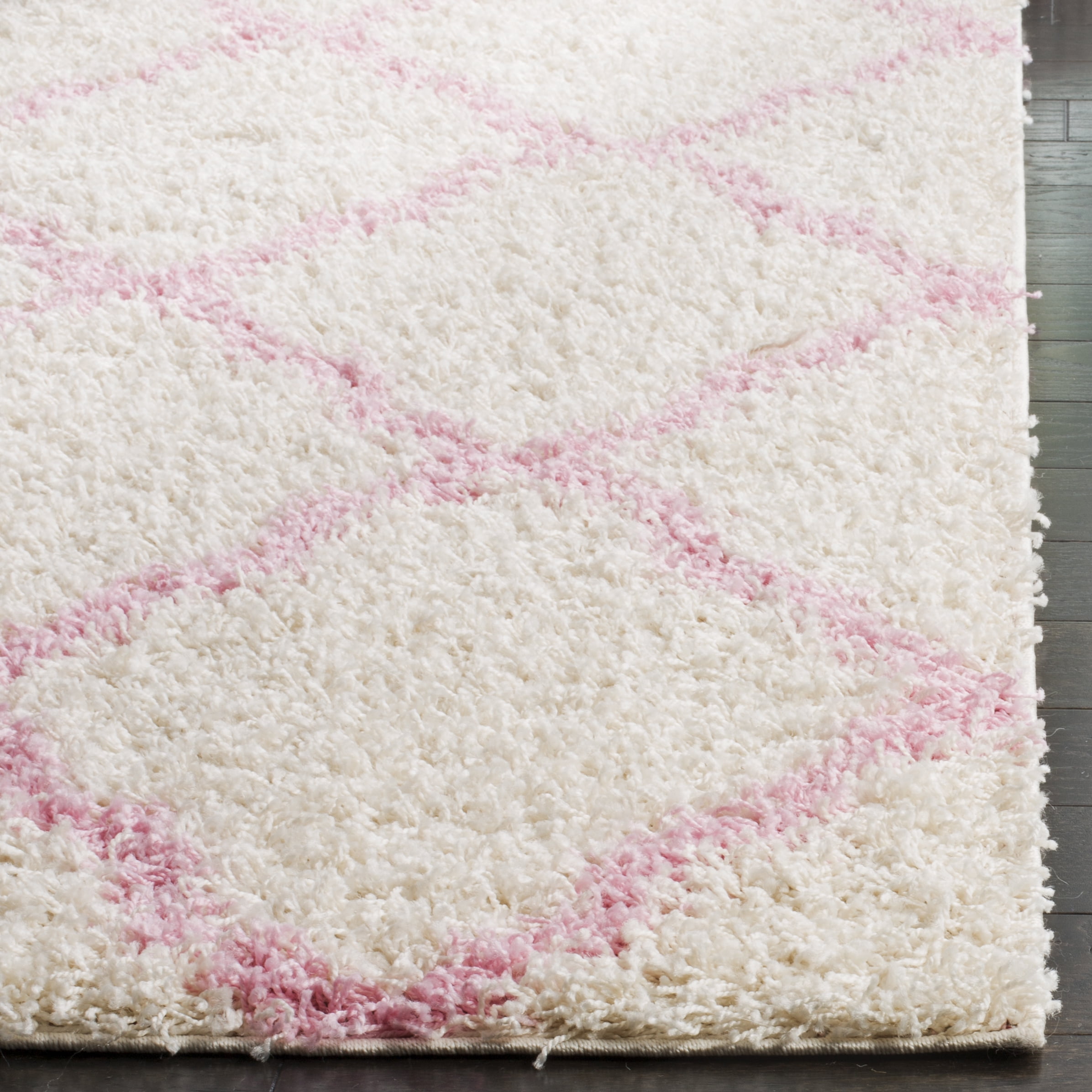 SAFAVIEH Dallas Logan Geometric Shag Runner Rug, Ivory/Light Pink, 2'3" x 10'