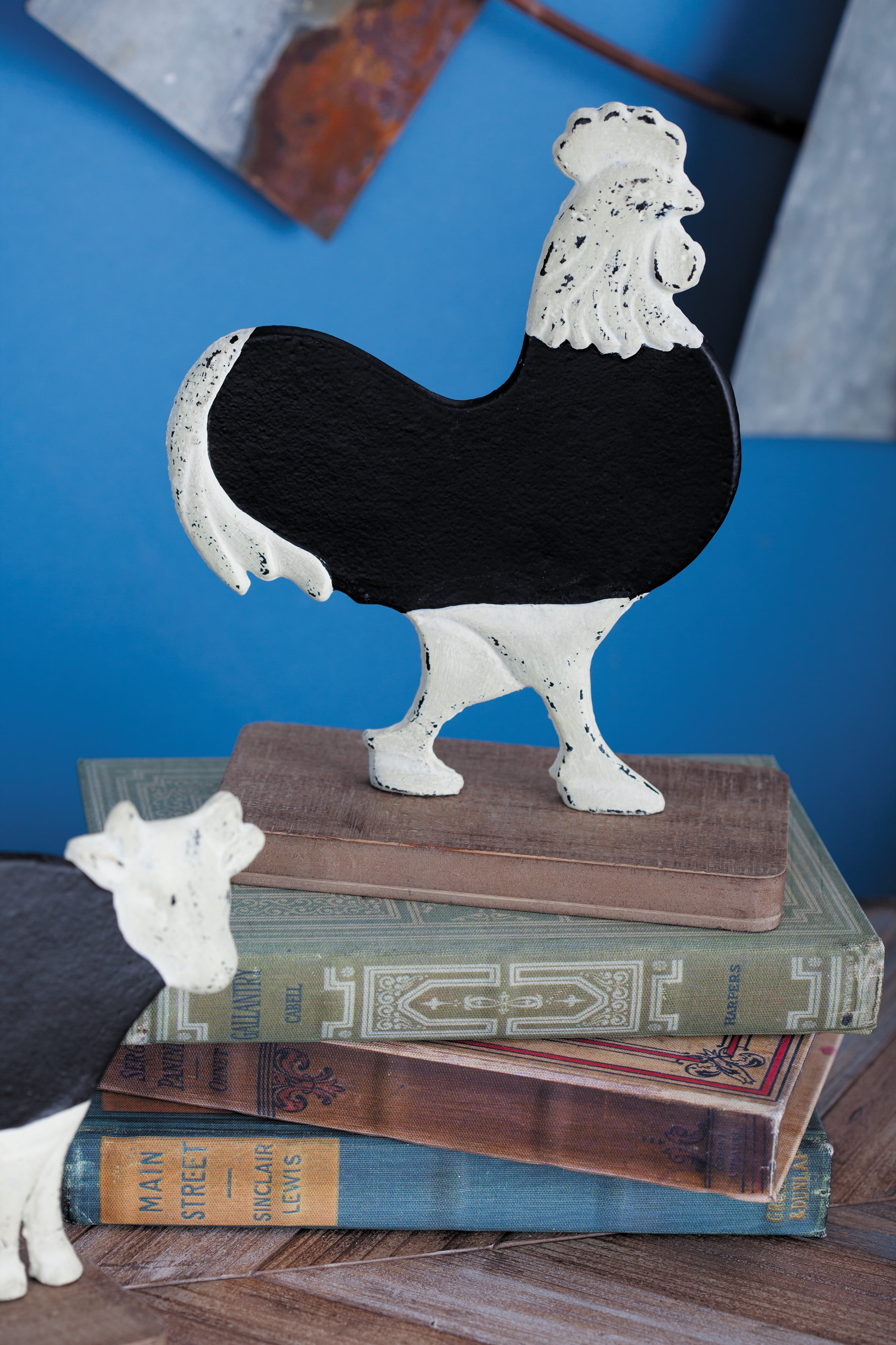 DecMode Black and White Metal Rooster Sculpture Table