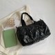 thumbnail image 5 of Bolso bandolera acolchado suave para mujer Bolso tipo shopper holgado y ligero, 5 of 8