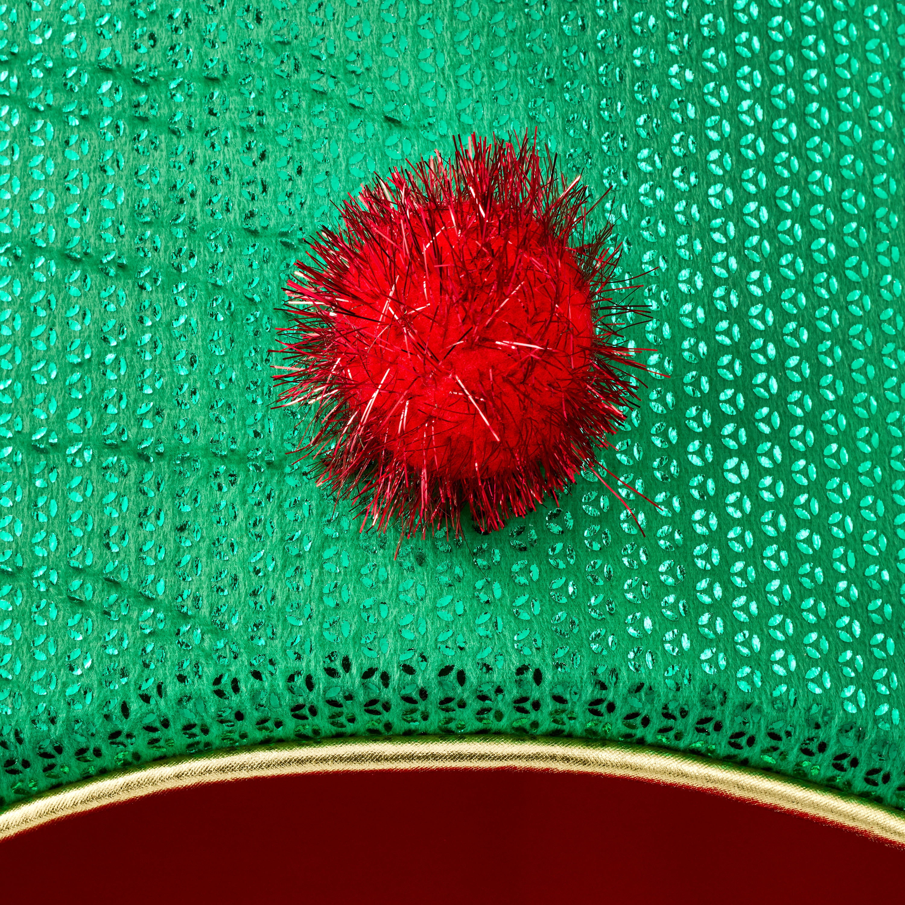 Vibrant Life Extra Large Christmas Tree Holiday Pet Bed, Green and Red, 38 in x 50 in