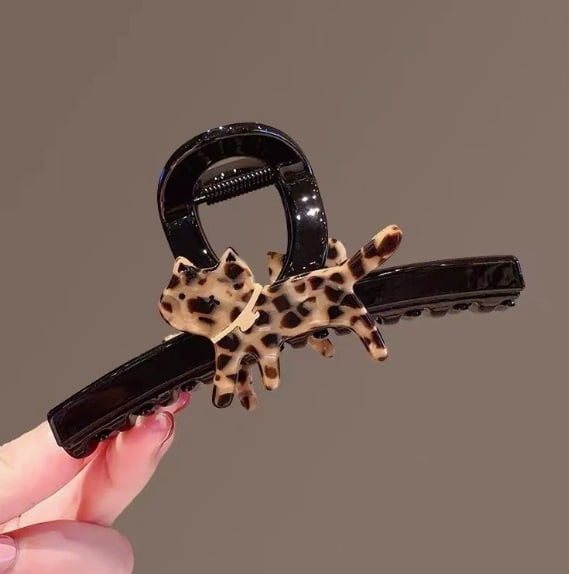 Cute Leopard Print Cat Shark Clips - Strong Grip for Thick Hair, Stylish and Versatile for Daily Wear