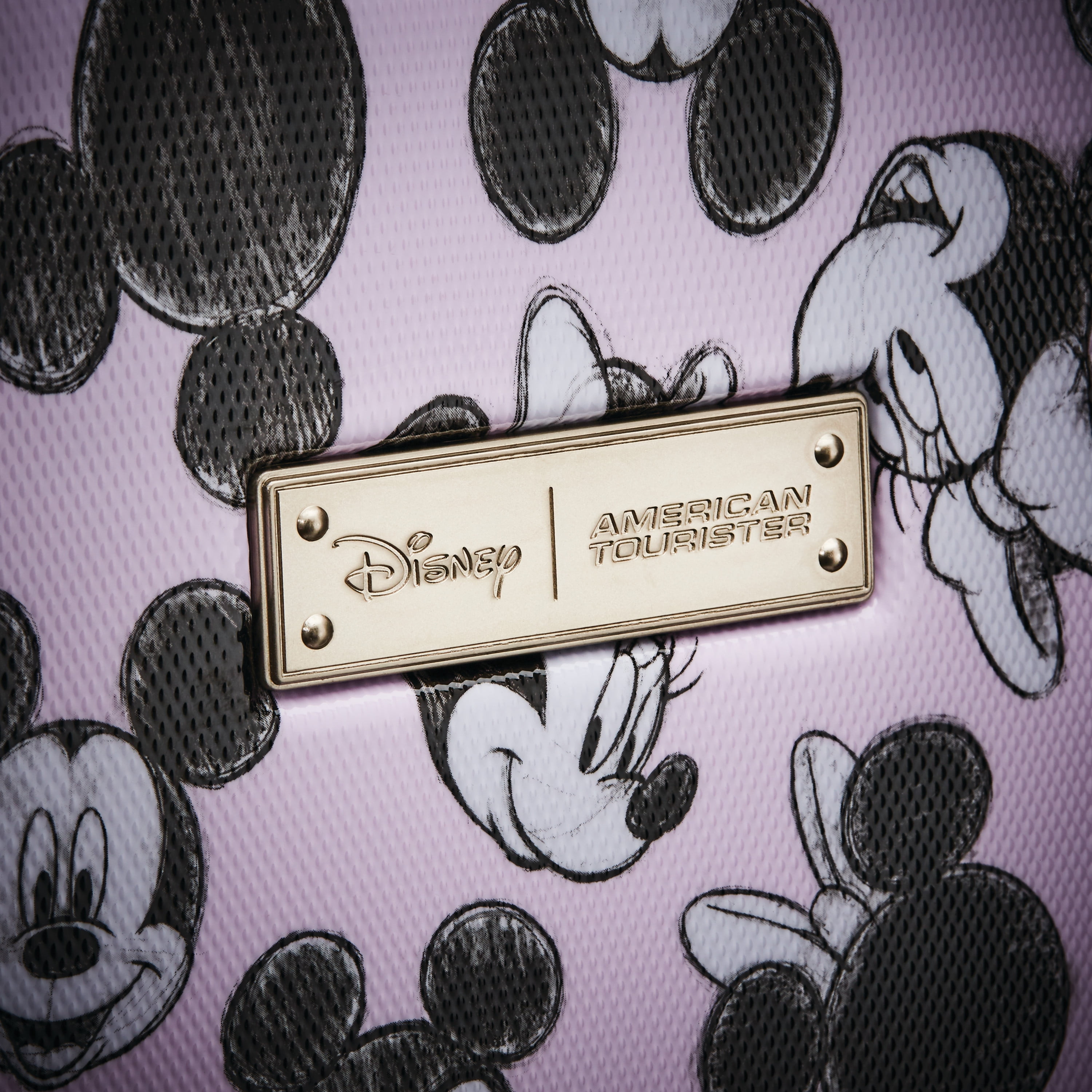 American tourister minnie loves mickey top