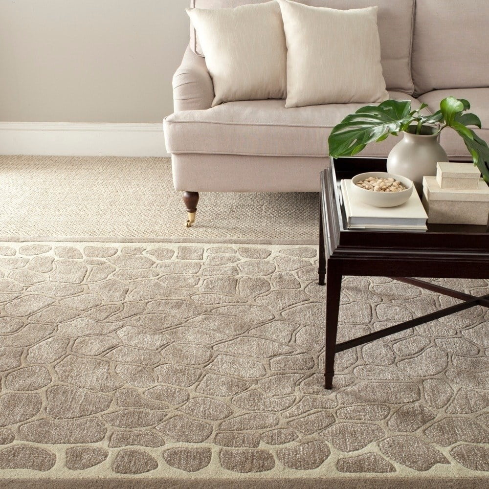 SAFAVIEH Martha Stewart Arusha Grassland Spotted Area Rug, Wheat Beige, 4' x 6'