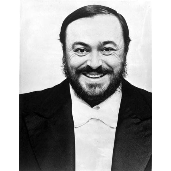 Luciano Pavarotti Photo Print (8 x 10)