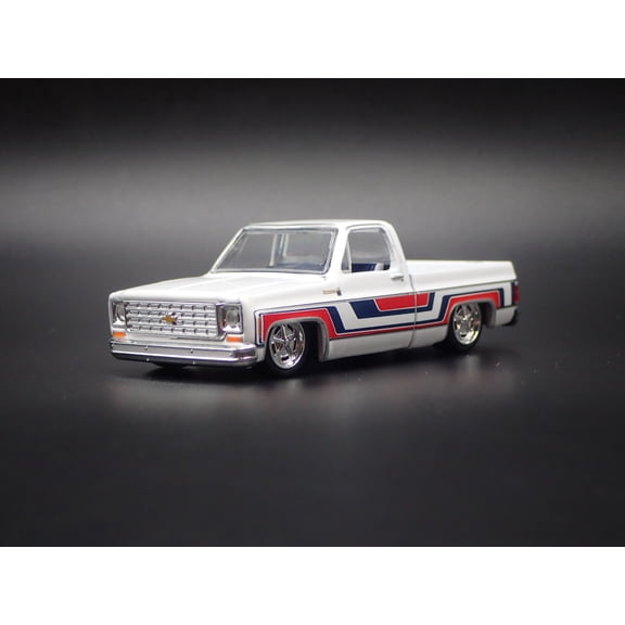 (Open Box) 1976 76 CHEVY CHEVROLET BONANZA 10 PICKUP TRUCK SQUAREBODY 1/64 SCALE MODEL CAR
