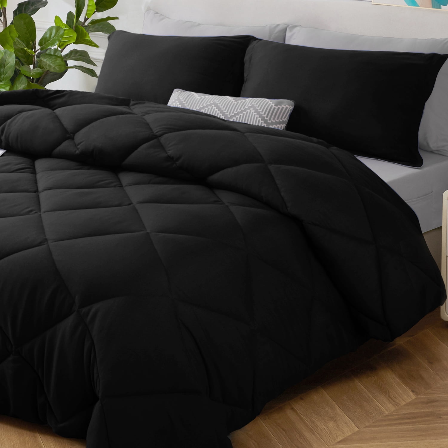 HIG 7 Piece Reversible Queen Comforter Set - Black Quilted Down Alternative Bedding All Season Super Soft Microfiber Bed in a Bag Includes Sheets Pillowcases Shams