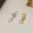 thumbnail image 4 of Pendientes de plata 925 con forma de aguja, minimalistas, de metal, asimétricos, estilo frío, perlas naturales de agua dulce, joyería de alta calidad para las orejas, 4 of 5