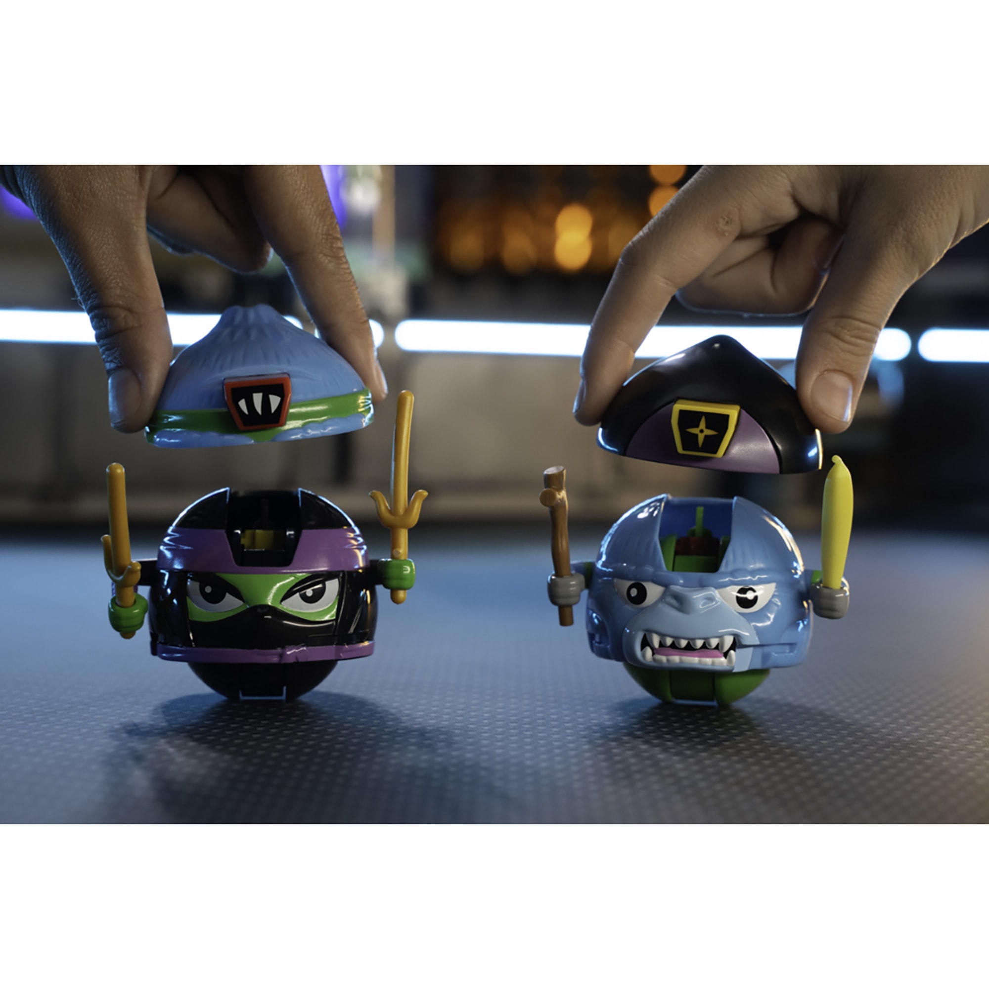 Battle Ballz: Battle Pack - Bruiser & Ninjika - 2 Warriors & Joysticks, Head-To-Head, Weapon Wielding Toy Characters, Rolling Ball Figures, Kids 3+