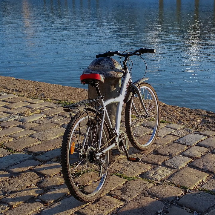 River bike. Велосипед River Style. Велосипед из реки. Велосипед у реки. Rekam велосипеды.