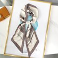thumbnail image 2 of Bufanda de seda pequeña de tira larga delgada y estrecha de primavera y verano decorada con la versión coreana de la bufanda puntiaguda diadema femenina de doble cara que combina con todos los, 2 of 2