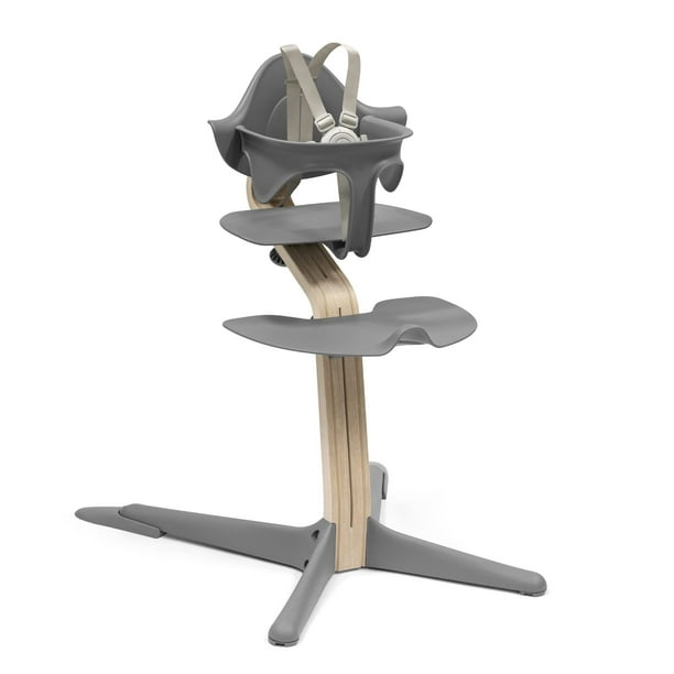 Silla alta Stokke Nomi gris/natural con juego para bebés de 6 a 24 meses