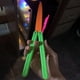 thumbnail image 5 of Cuchillo mariposa de gravedad con salto recto, cuchillo luminoso con forma de rábano, mini cuchillo mariposa con forma de zanahoria, juguete, 5 of 6