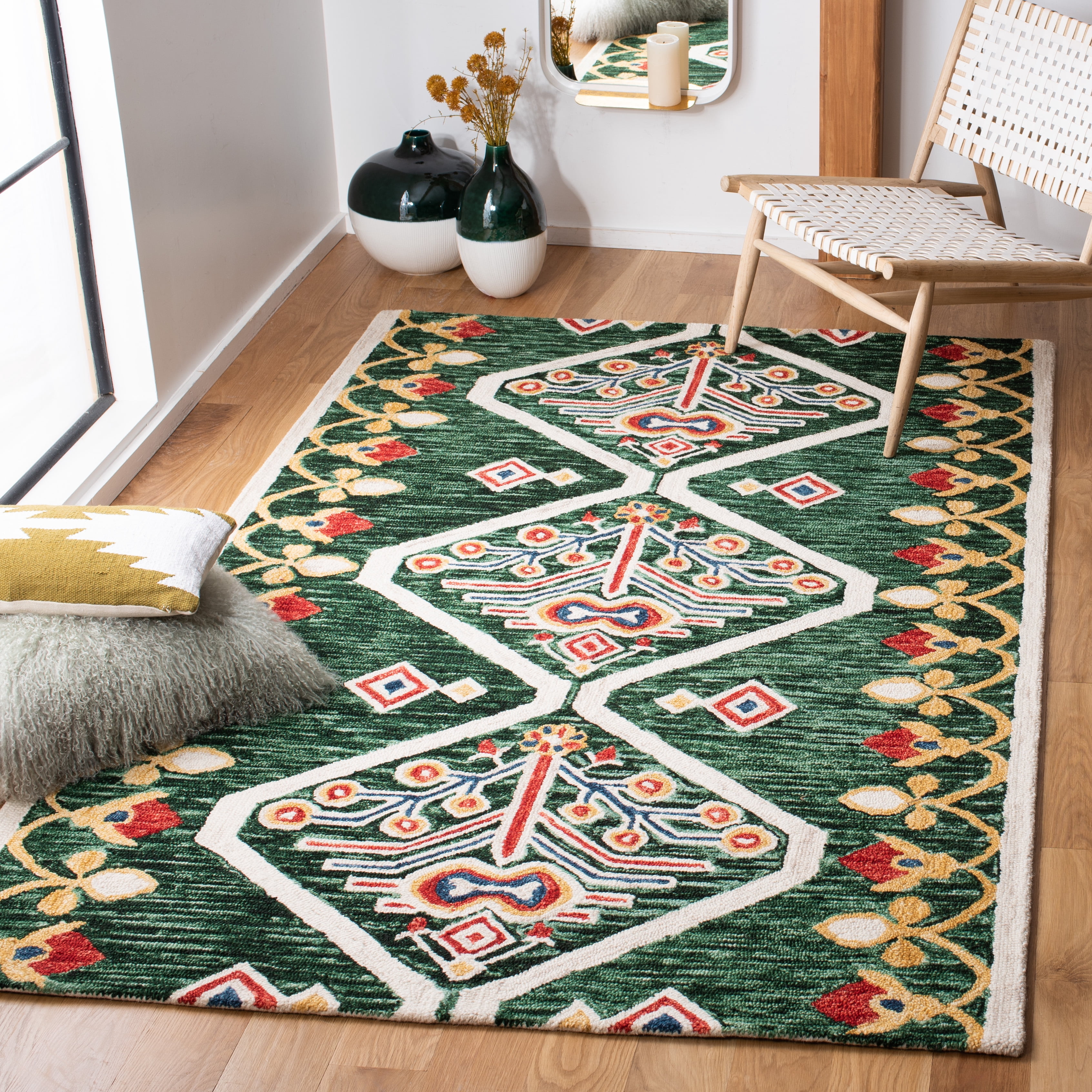 SAFAVIEH Aspen Eirann Southwestern Wool Area Rug, Green/Ivory, 7' x 7' Square