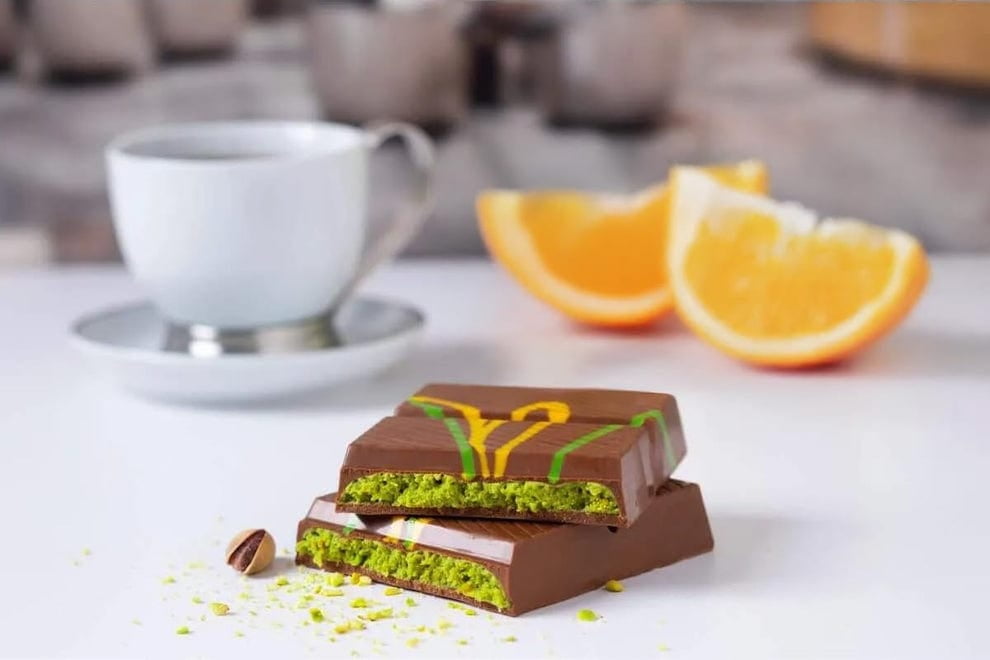 Dubai-Inspired Chocolate Bar- Handmade in USA with Pistachios (200g)
