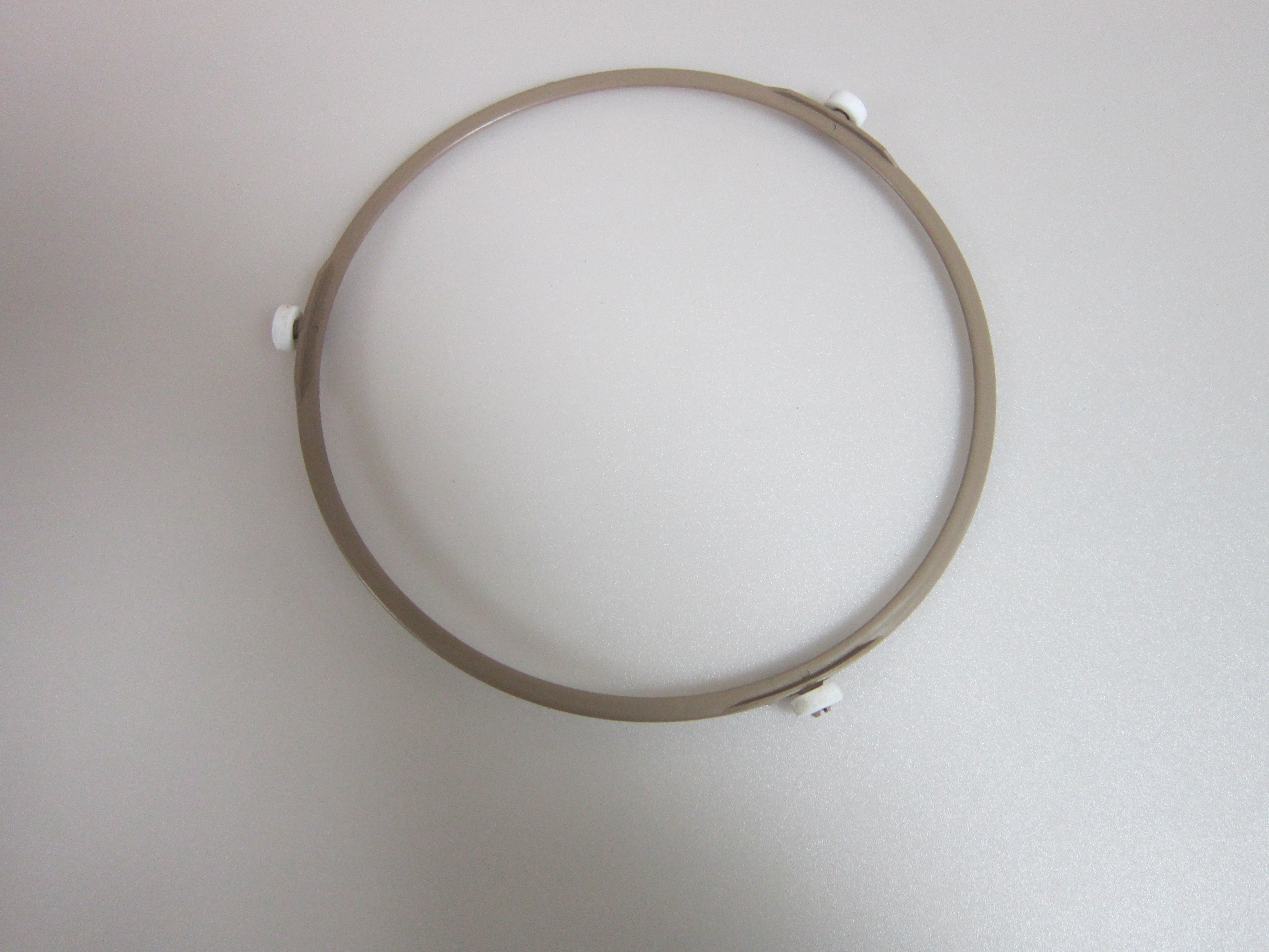 Magic Chef HMD1110B Microwave Roller Guide 3512517300