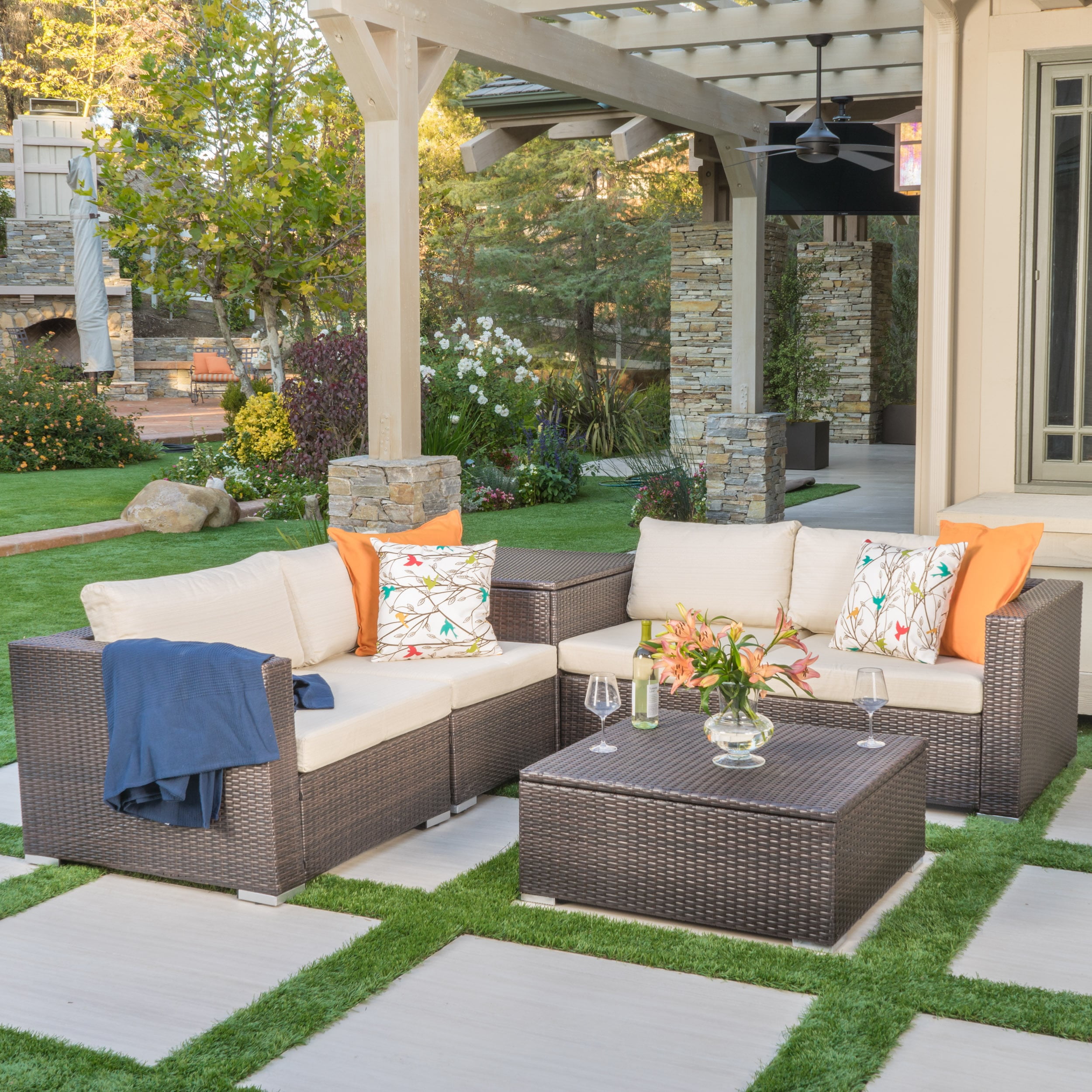 henning patio sectional