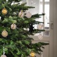 thumbnail image 1 of xihome Juego de 9 adornos navideños de plstico irrompible con forma de bola, colgantes multicolor de trbol de cuatro hojas de 6 cm para rbol de Navidad., 1 of 6