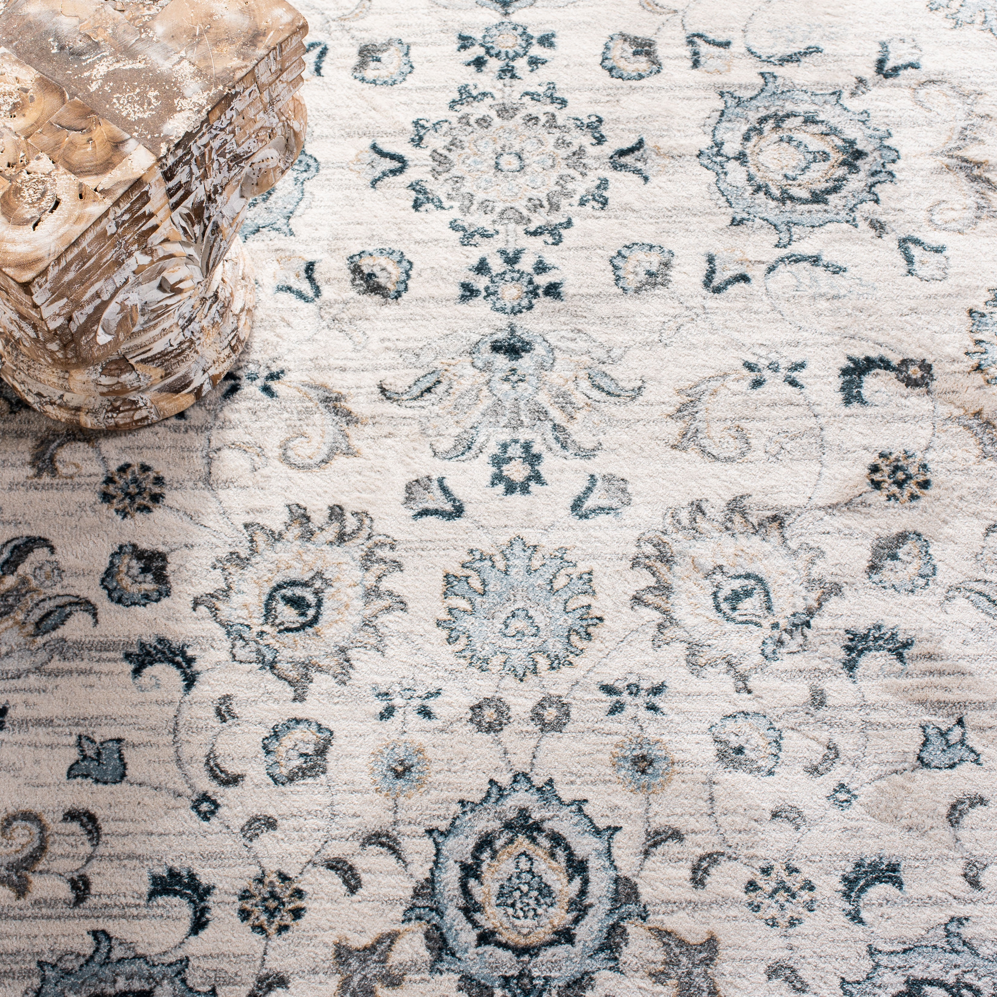 SAFAVIEH Isabella Kiana Oriental Runner Rug, Cream/Navy, 2'2" x 8'