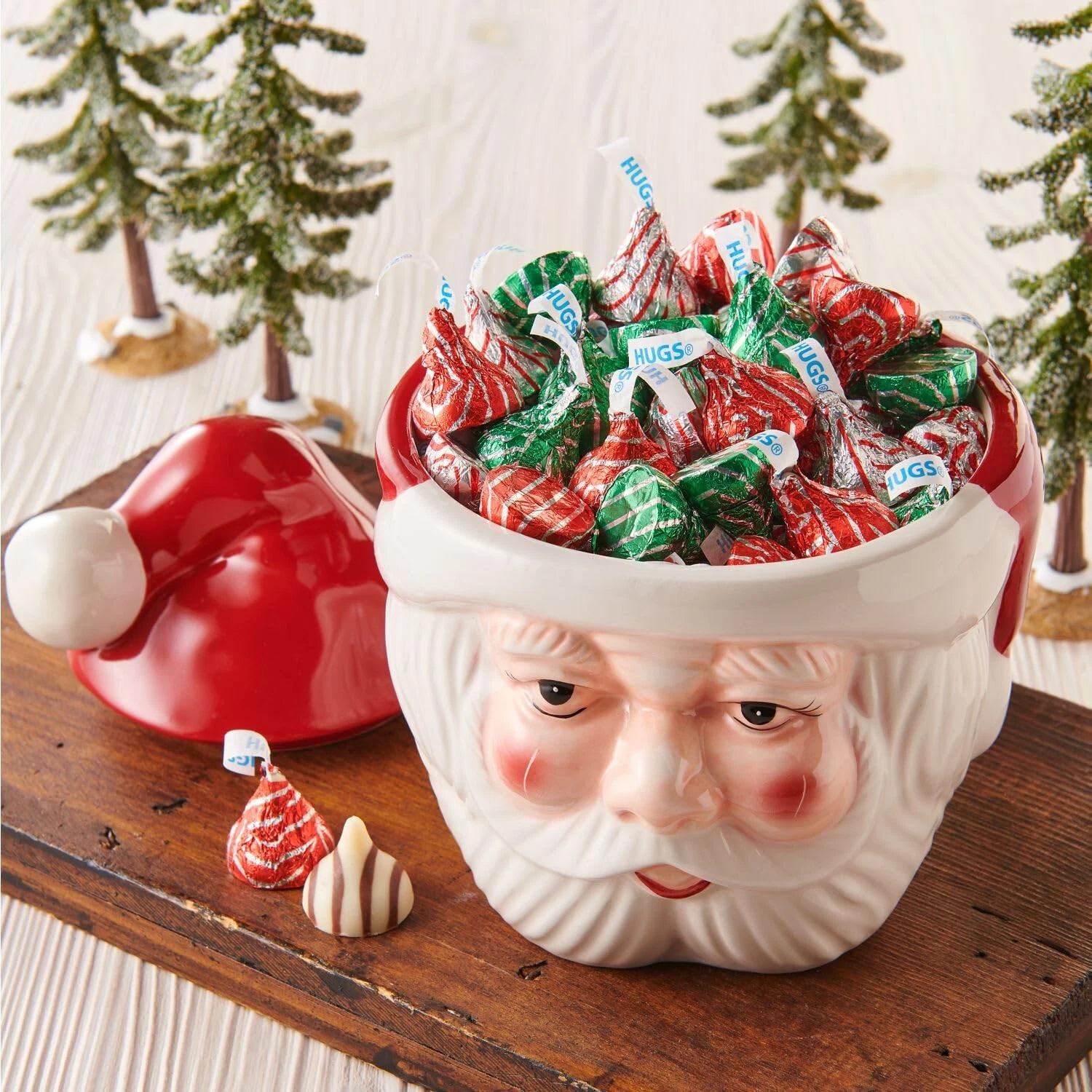 Hershey's Kisses Hugs, Milk Chocolate Hugged by White Crème, Bulk & Delicious Christmas Candy (3 Pounds)