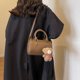 thumbnail image 4 of Bolsos de mano coreanos para mujer, bolso Boston retro de color sólido, bolso de hombro de alta gama, 2025, 4 of 5