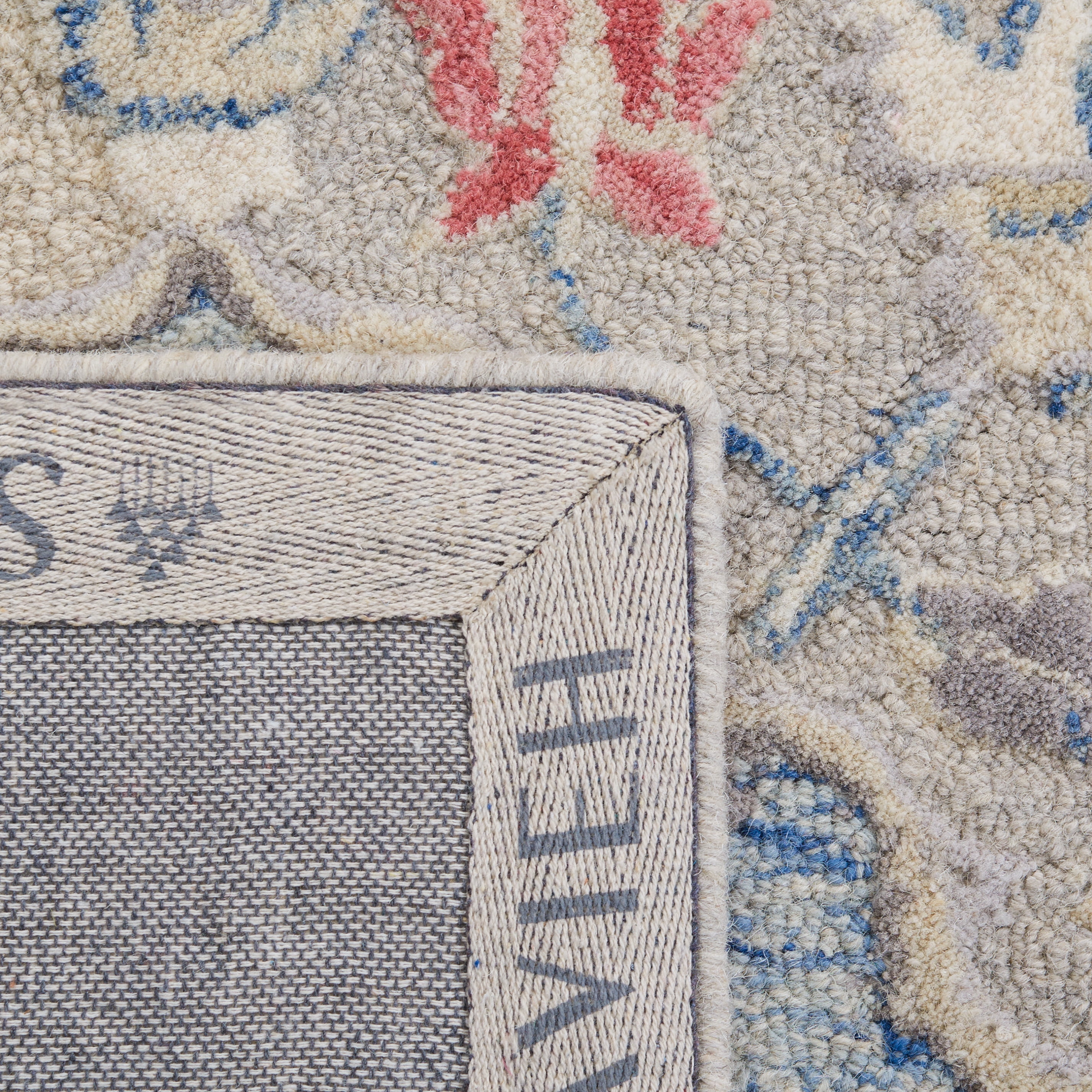 SAFAVIEH Glamour Charmaine Floral Wool Runner Rug, Ivory/Red, 2'3" x 10'