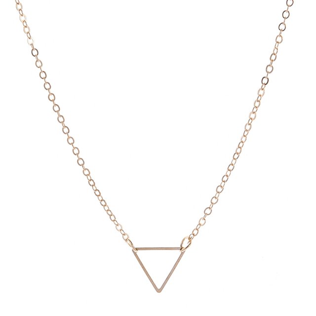 Qarigey Collares geométricos Cadenas de cuello encantadoras simples con cadena de cable Regalo de compromiso de las señoras Gargantilla de mujer hueca Ropa, zapatos y accesorios Miscelánea Oro Qarigey AP009732-01