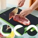 thumbnail image 4 of Tabla de cortar, tablas de cortar de plástico, grande, tabla de cocina, antideslizante, con ranura para jugo y ranura para exprimir ajos, tabla de desayuno, antibacteriana y apta para lavavajillas, 4 of 5