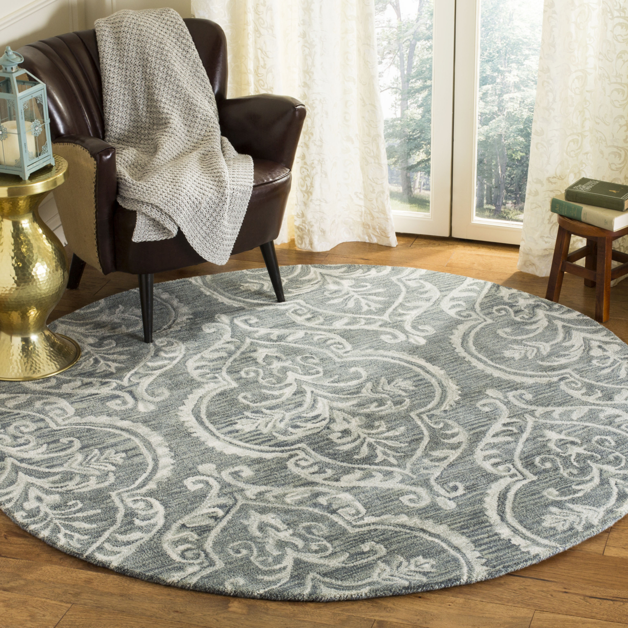 SAFAVIEH Blossom Eilish Damask Floral Wool Area Rug, Blue/Sage, 6' x 6' Round