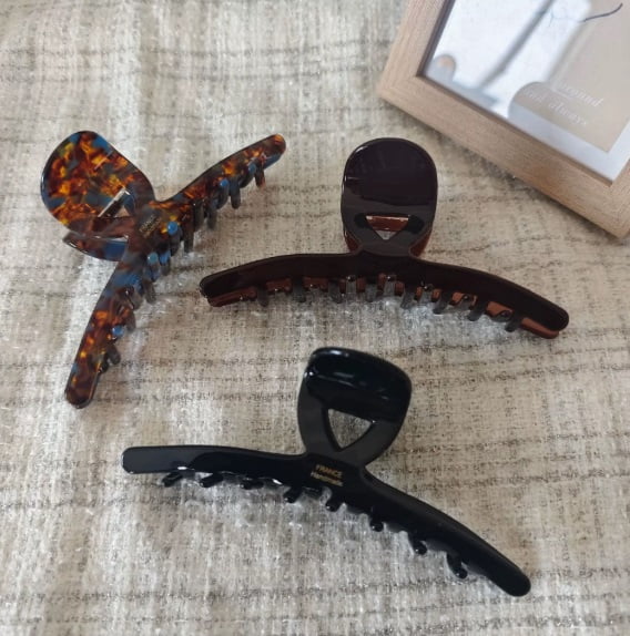 Large Acetate Cross-Shaped Shark Clip - Strong Grip Hair Accessory for Everyday Use