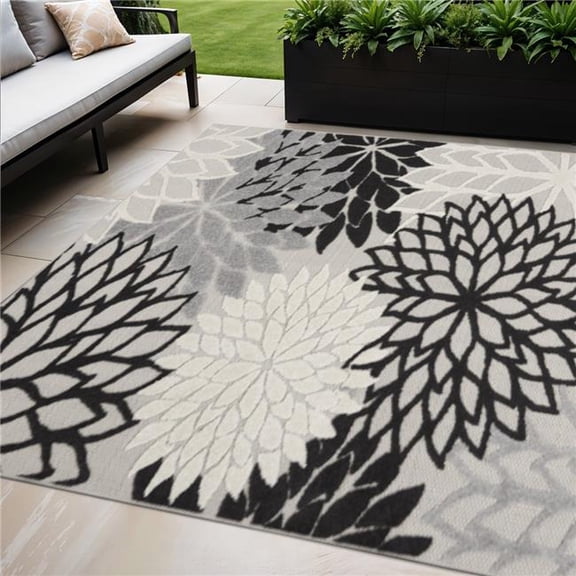 HomeRoots 546664 5 x 8 ft. Black & White Floral Indoor & Outdoor Rectangle Area Rug