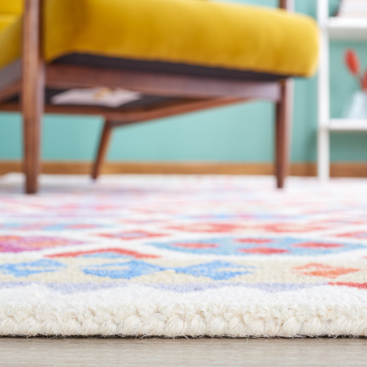 SAFAVIEH Aspen Boyce Geometric Area Rug, Ivory/Red, 7' x 7' Square