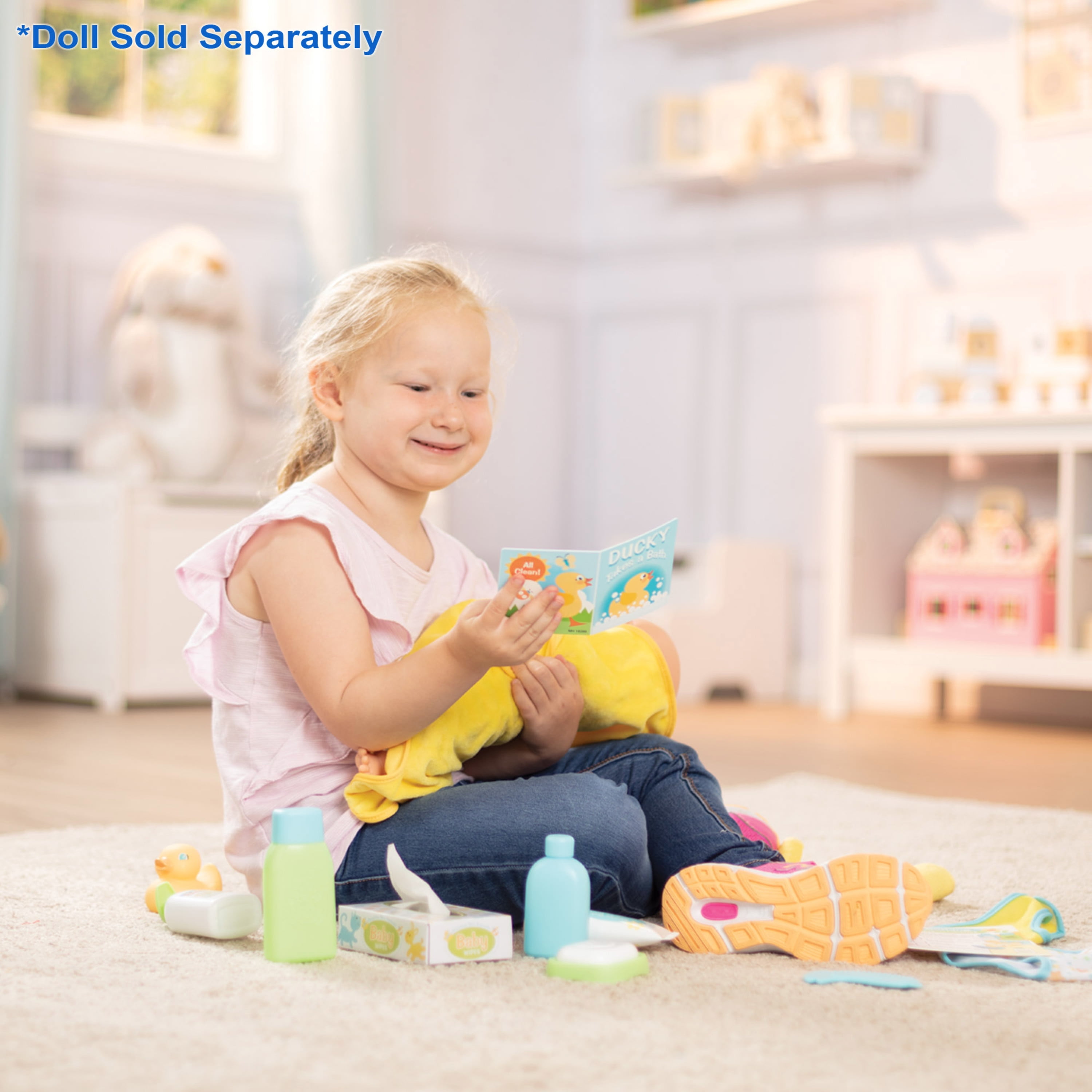 Melissa & Doug Mine to Love Changing & Bathtime Play Set for Dolls – Diapers, Pretend Shampoo,Wipes, Towel,  More (19 pcs)