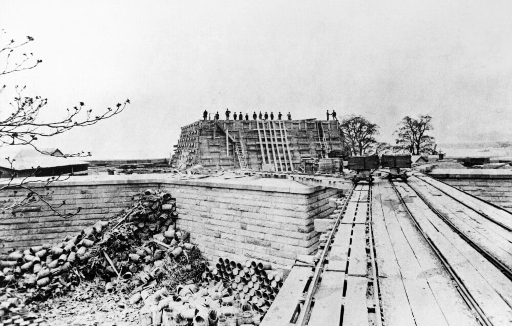 Statue Of Liberty Pedestal. /Nthe Unfinished Pedestal, Built On The