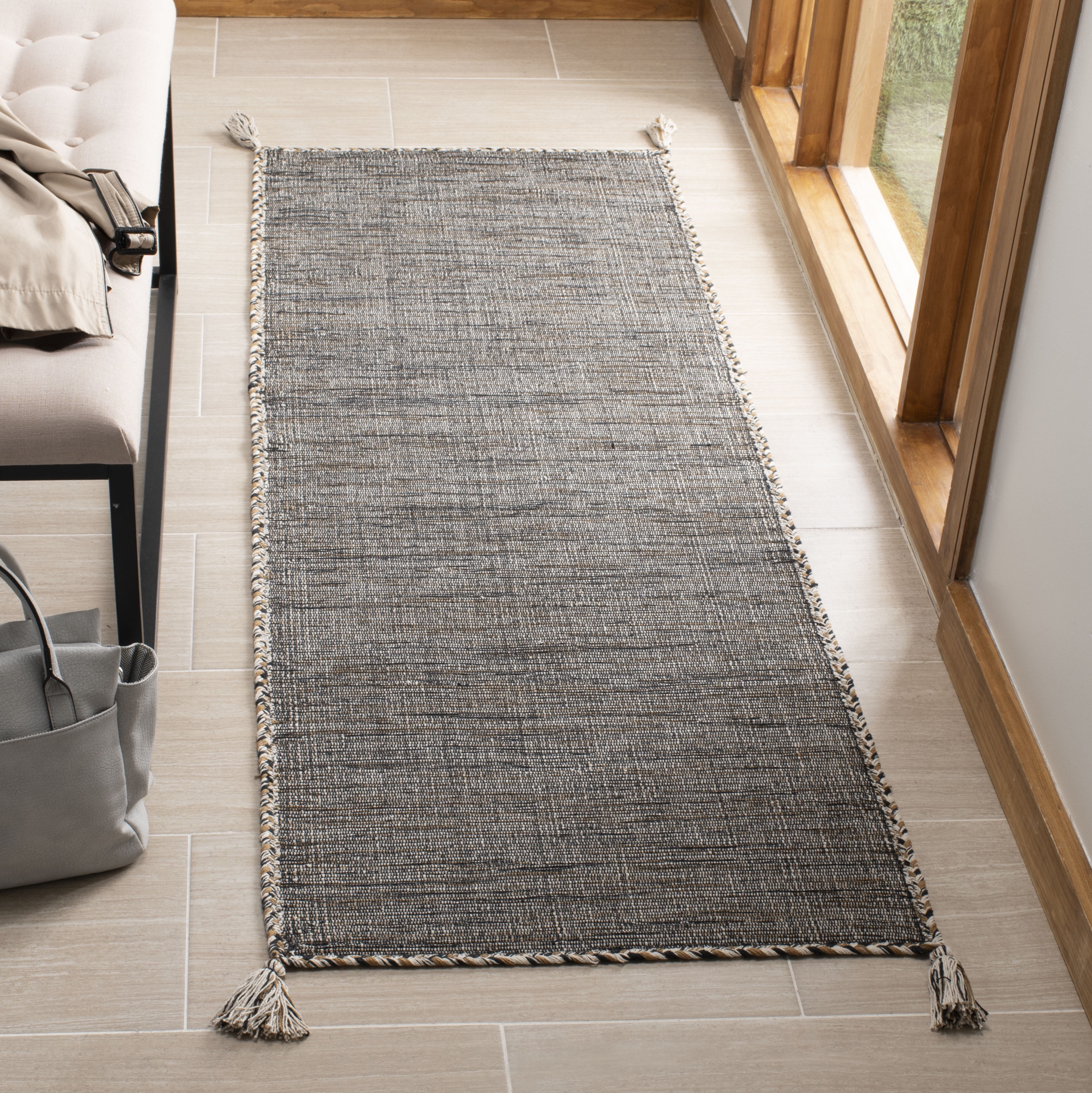 SAFAVIEH Montauk Bijar Solid Cotton Runner Rug, Beige/Black, 2'3" x 8'