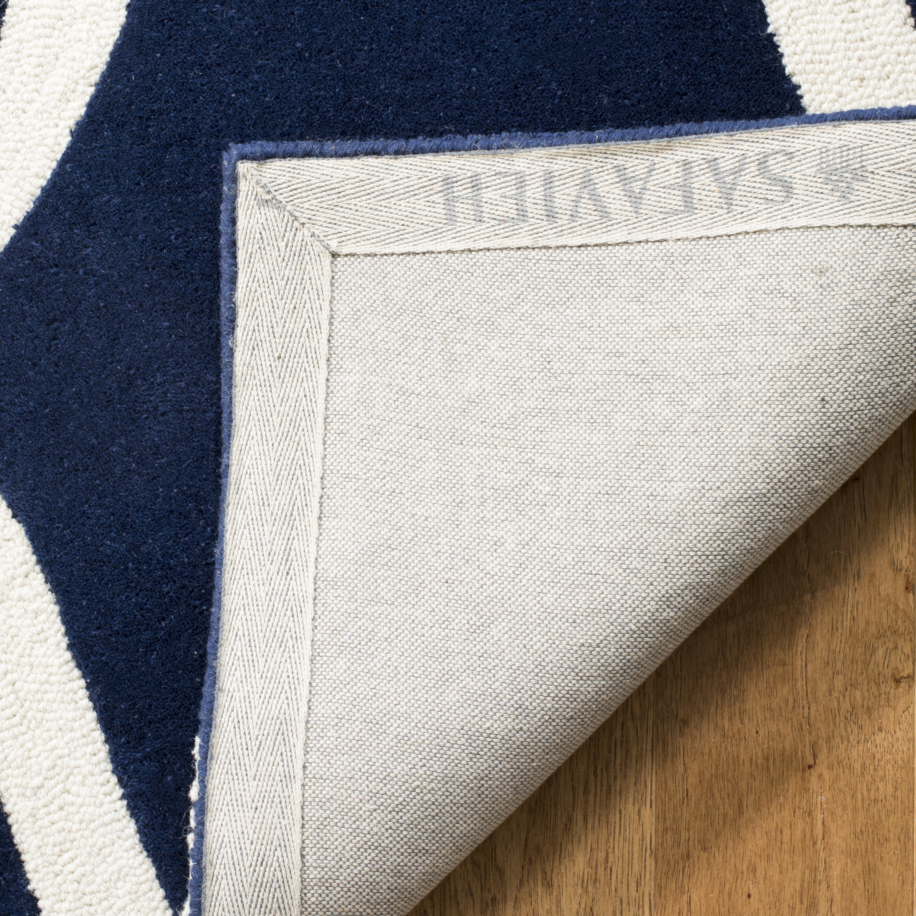 SAFAVIEH Cambridge Jared Geometric Wool Area Rug, Dark Blue/Ivory, 4' x 6'