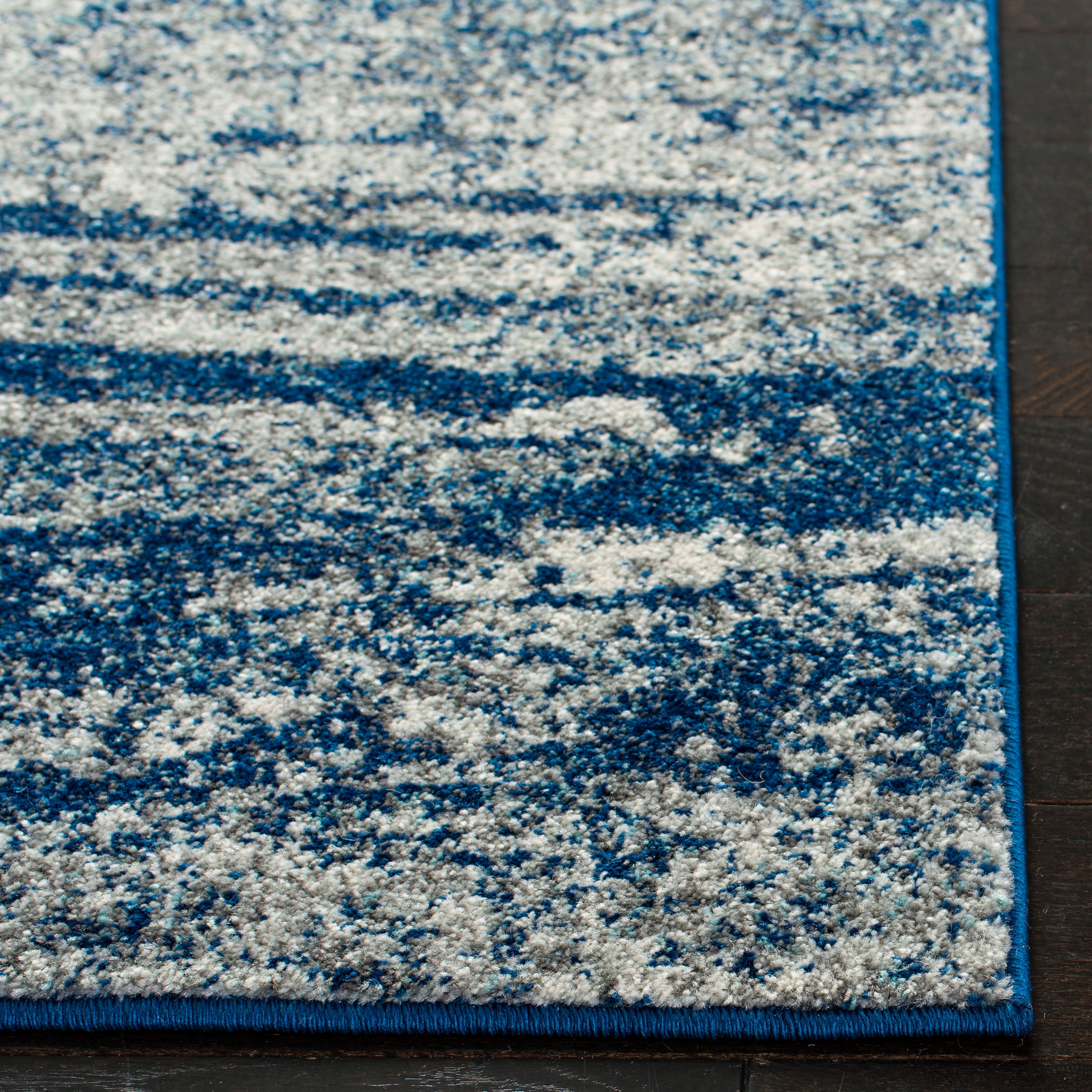 SAFAVIEH Evoke Frosina Abstract Area Rug, Navy/Ivory, 5'3" x 5'3" Square