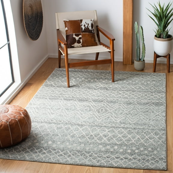 SAFAVIEH Madison Hannah Geometric Area Rug, Silver/Ivory, 6'7" x 9'2"