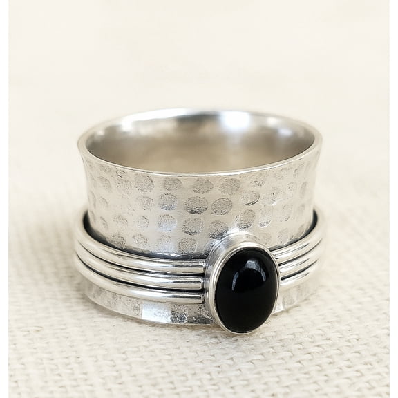 925 Sterling Silver Black Onyx Spinner Ring, Handmade Oval Cut Gemstone, Wide Band Ring, Hammered Fidget Ring