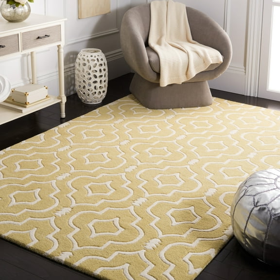 SAFAVIEH Chatham Xanthia Geometric Wool Area Rug, Light Gold/Ivory, 5' x 8'