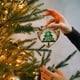 thumbnail image 5 of Árbol de Navidad de acrílico plano para colgar en la ventana, decoración de pared acrílica, decoración para balcones, decoración festiva, arte de ventana de temporada, decoración colgante,, 5 of 9
