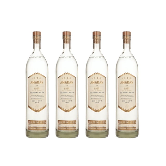 mezcal amarás joven espadin c/2 jicaras 750 ml amarás cuatro botellas frontales de vidrio transparente con etiquetas crema y detalles dorados, tapones de corcho visibles, cada botella indica 750 ml; fondo blanco liso, empaque puede variar.