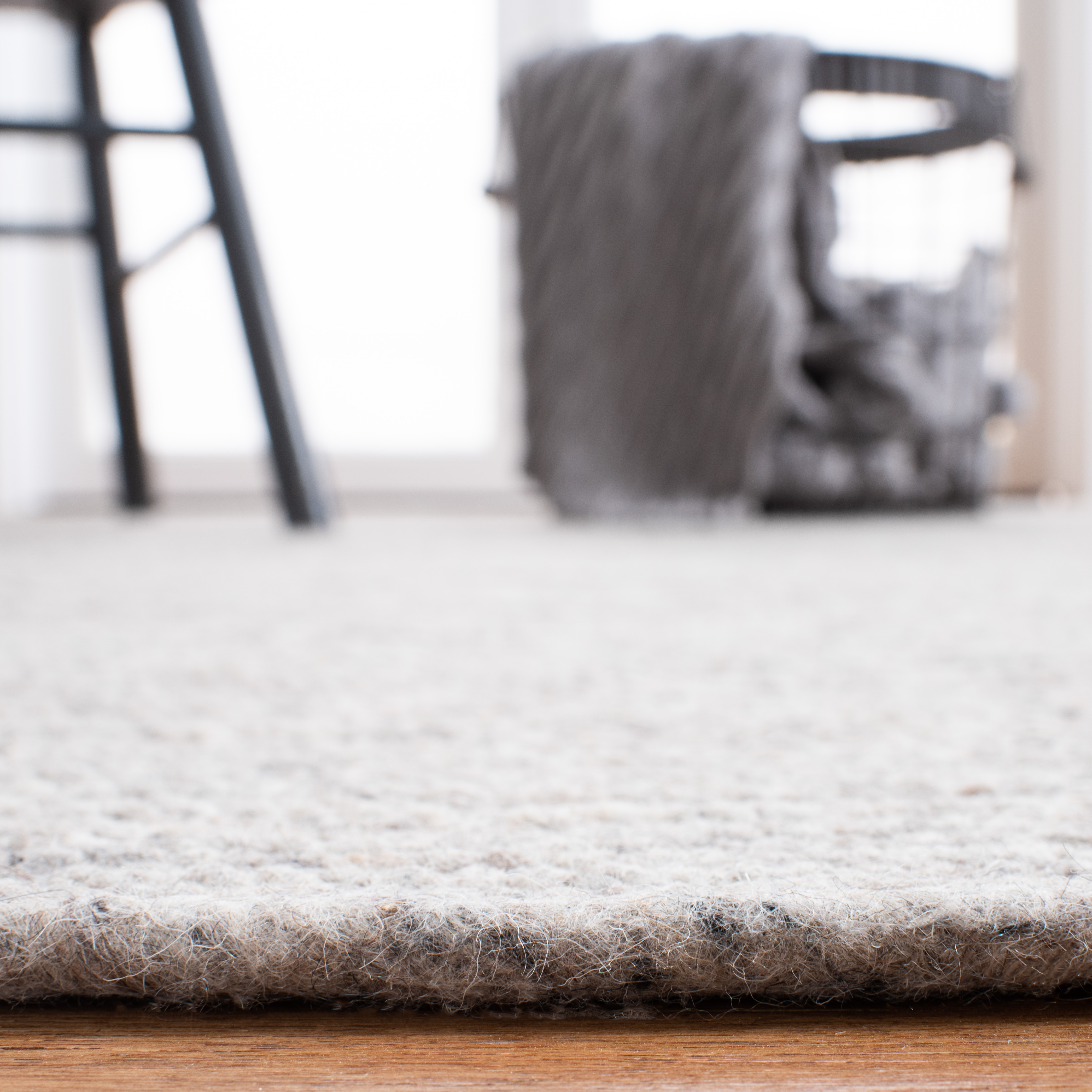 SAFAVIEH Braided Ronan Solid Reversible Area Rug, Light Gray, 5' x 5' Round