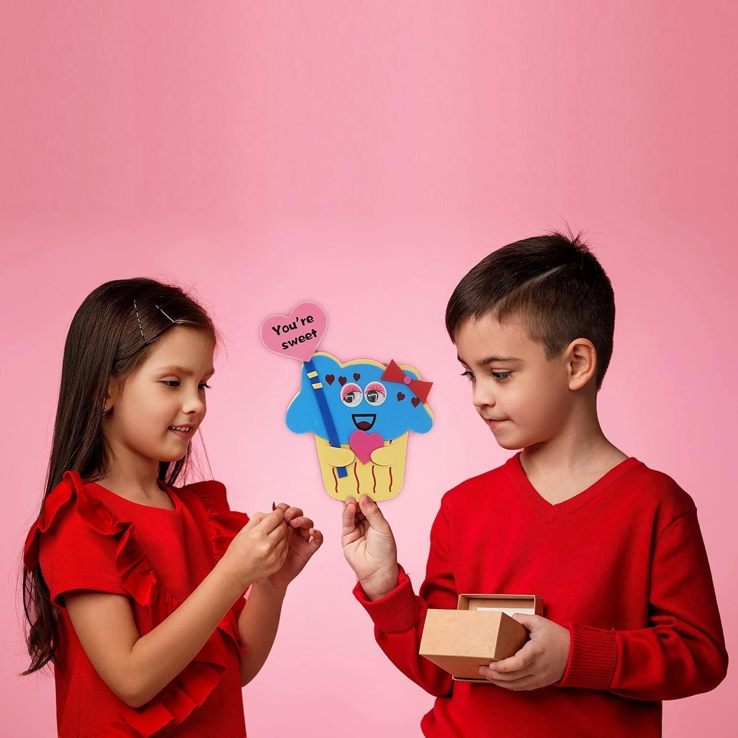 4E's Novelty Valentine Foam Cupcake & Heart Craft Kit for Kids, Makes 12, Self-Adhesive Magnet Crafts
