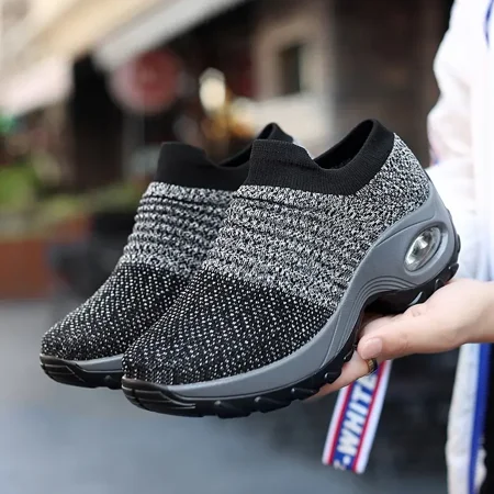 

Women‘s Flying Woven Casual Air Cushion Sneakers