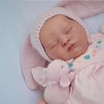 thumbnail image 4 of Muñeca Bebé Reborn GUESSBELLY Dormida 50 cm con Cuerpo de Tela 1.2 kg, 4 of 4