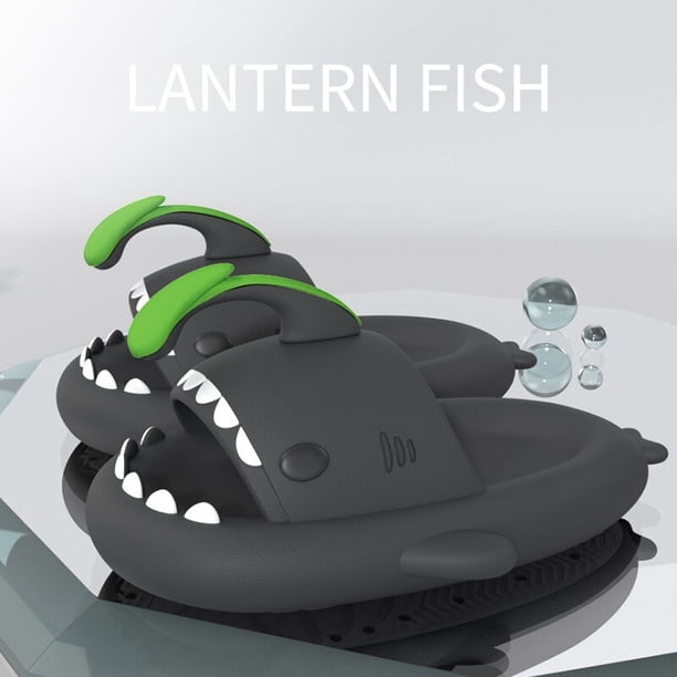 Zapatillas de tiburón de suela gruesa de 4cm para mujer, chanclas de pez linterna para interior y exterior, zapatos antideslizantes para el hogar, verano 2023 qym unisex