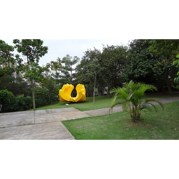 Cinematheque Sculpture Saƒae A A O Paulo Garden 20 Inch By 30 Inch Laminated Poster With Bright Colors And Vivid Imagery Fits Perfectly In Many Attractive Frames Walmart Com Walmart Com