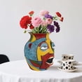 thumbnail image 4 of Maceta abstracta con rostro y expresión – Maceta de resina para plantas de interior, decoración artística para el hogar, contenedor para suculentas con asas, 4 of 6